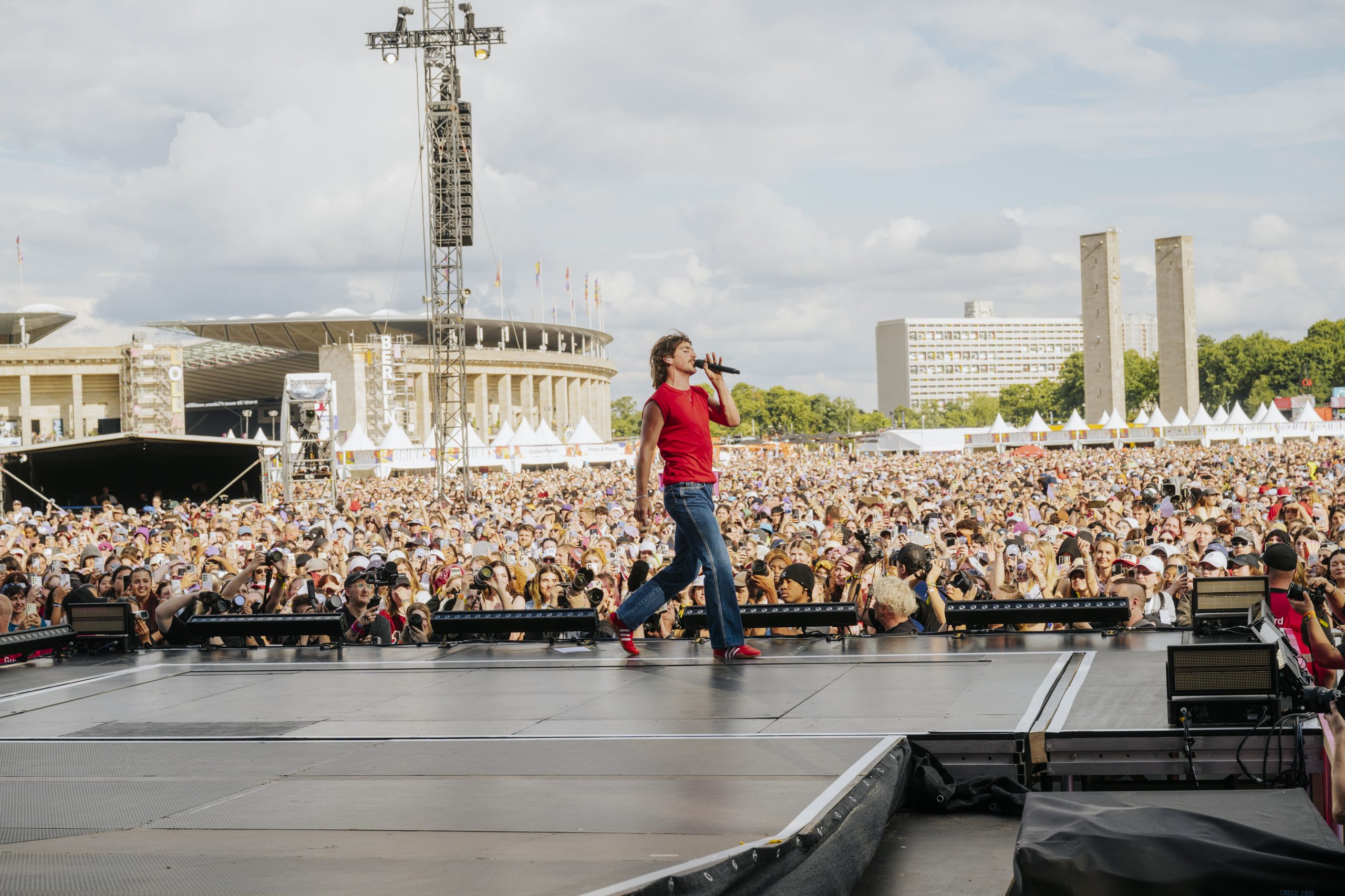 Benson Boone - Telekom Main Stage | Julius Hatt for Lollapalooza Berlin